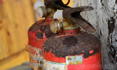 生銹的滅火器